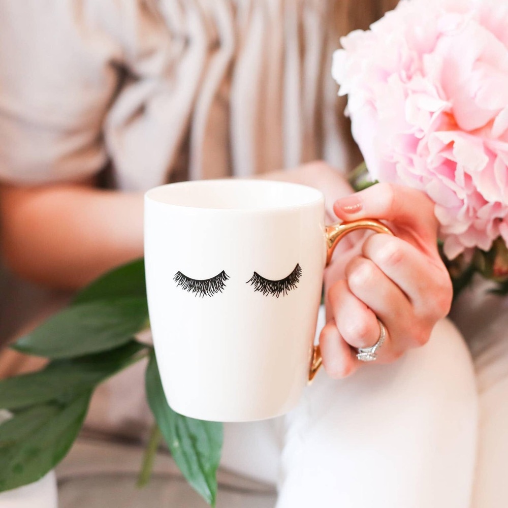 Eyelashes Gold Coffee Mug